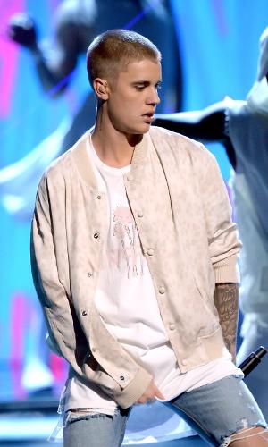 22.mai.2016 - Justin Bieber se apresenta no Billboard Music Awards