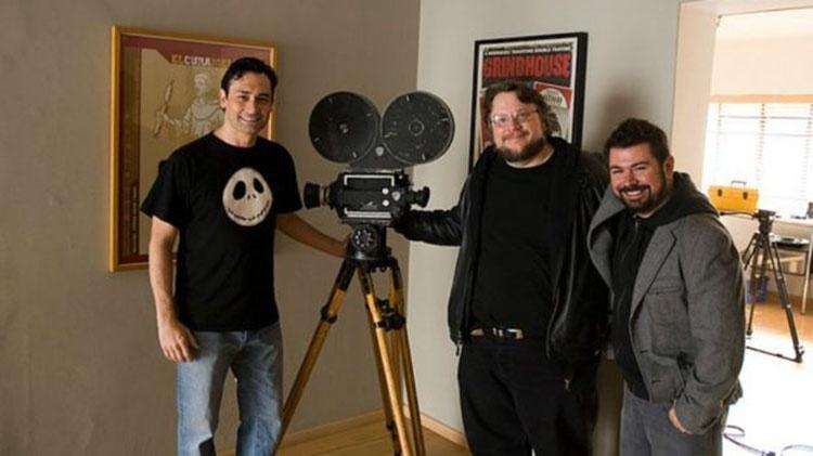 Guillermo del Toro (centro) com seu amigo e também diretor Rodolfo Guzmán (à dir.) - Arquivo pessoal - Arquivo pessoal