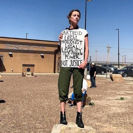 Amber Heard protesta contra a política de tolerância zero do governo Donald Trump - Reprodução/Instagram - Reprodução/Instagram