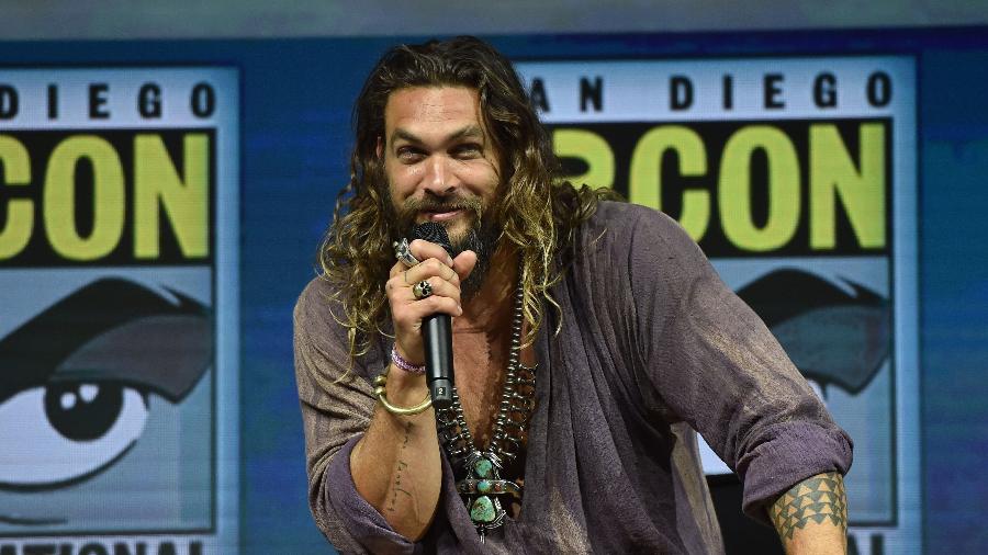 Jason Momoa no painel de "Aquaman" na San Diego Comic-Con 2018 - Chris Delmas/AFP Photo