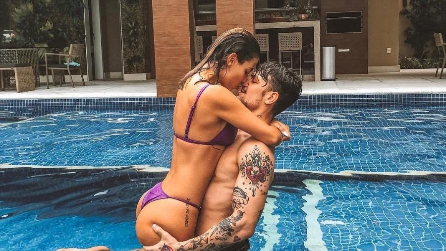 Saulo Poncio posa com a noiva, Gabi Brant - Reprodução/Instagram