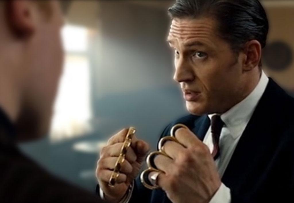 Tom Hardy em "Lendas do Crime" (2015) - Reprodução