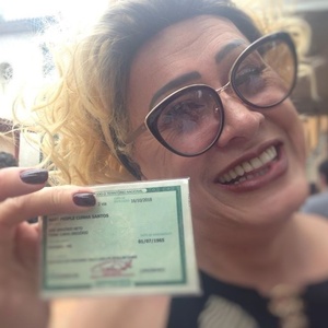 Nany People mostra RG com nome social - Carolina Farias/UOL - Carolina Farias/UOL