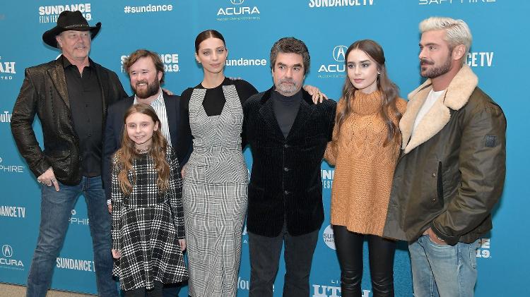 O elenco de Extremely Wicked, Shockingly Evil and Vile, com James Hetfield (Metallica) e Zac Efron - Neilson Barnard/Getty Images/AFP - Neilson Barnard/Getty Images/AFP