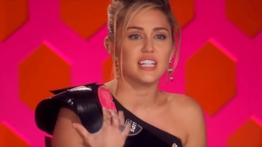 Miley Cyrus vira jurada em "RuPaul"s Drag Race" - Reprodução/YouTube