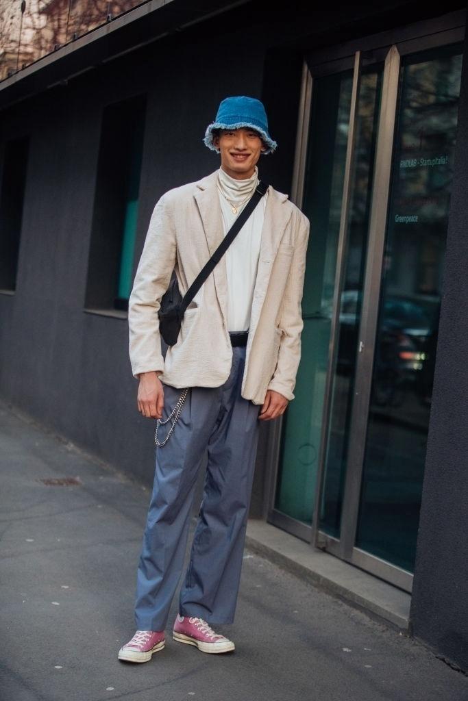 Bucket hat: inspire-se no chapéu que é tendência entre homens e mulheres - Getty Images