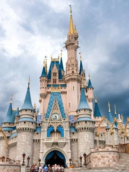 Castelo da Cinderela, em parque temático Magic Kindgom, da Disney - Getty Images