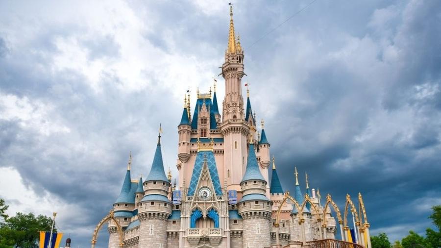 Castelo da Cinderela, no parque temático Magic Kindgom, da Disney, na Flórida (EUA) - Getty Images