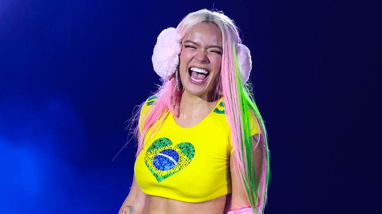 A colombiana Karol G se diverte durante show em São Paulo