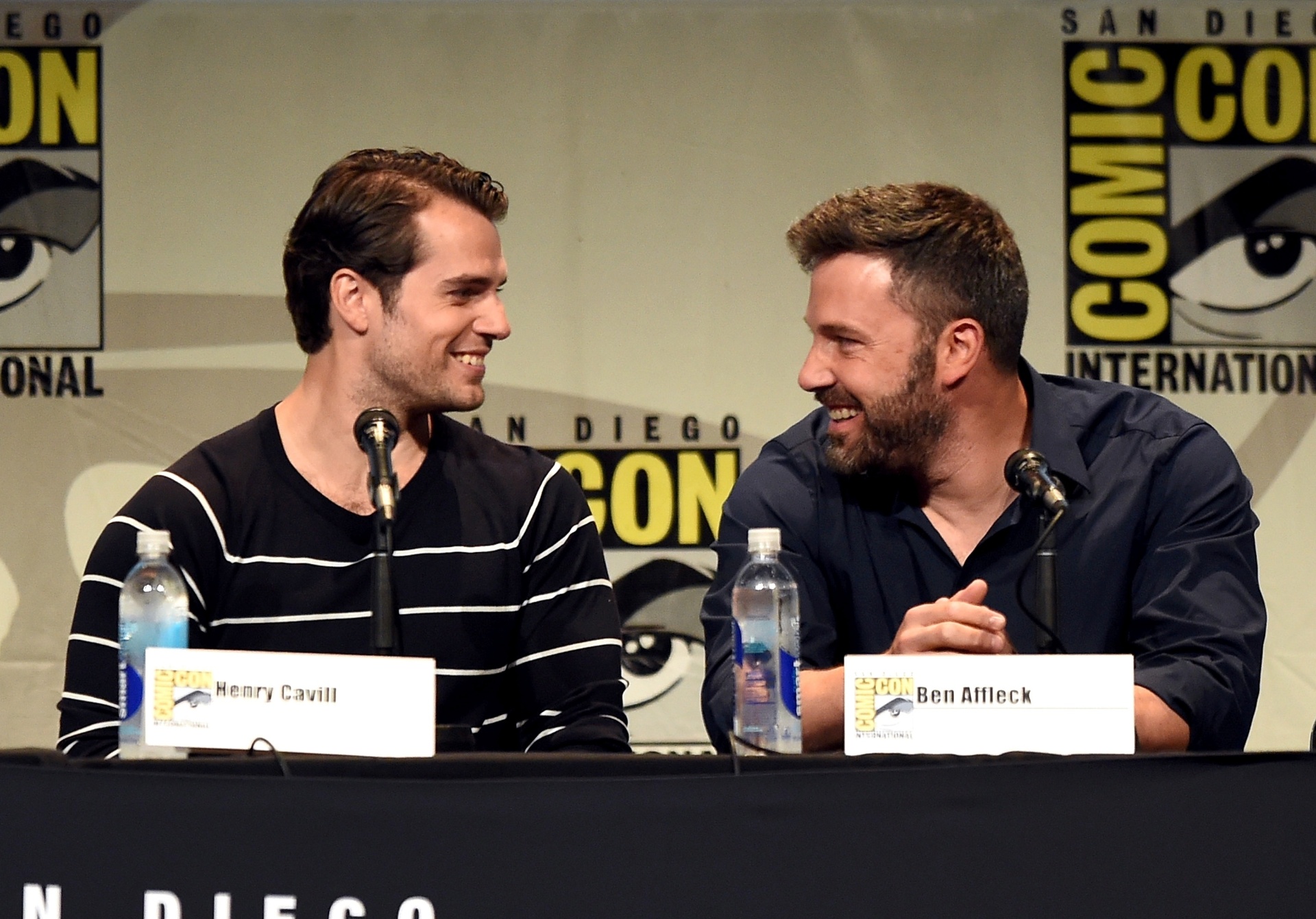 11.jul.2015 - Henry Cavill e Ben Affleck participam de painel de "Batman Vs Superman" na San Diego Comic Con - Kevin Winter/Getty Images