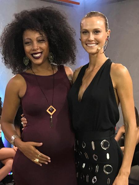 A cantora Negra Li marcou presença na gravação do ?Conexão Models?, na Rede TV!, onde falou sobre a gravidez - Divulgação - Divulgação