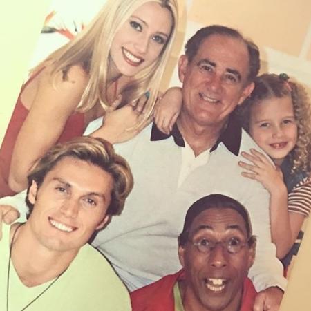 Debby com o elenco da "Turma do Didi" - Reprodução/Instagram - Reprodução/Instagram