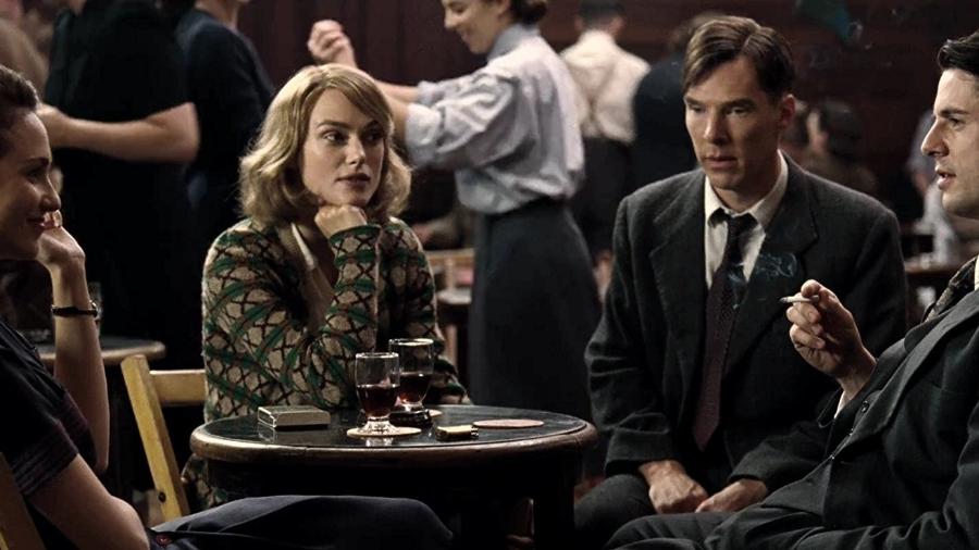 Matthew Goode, Keira Knightley, Benedict Cumberbatch e Tuppence Middleton em cena de "O Jogo da Imitação" (2014)