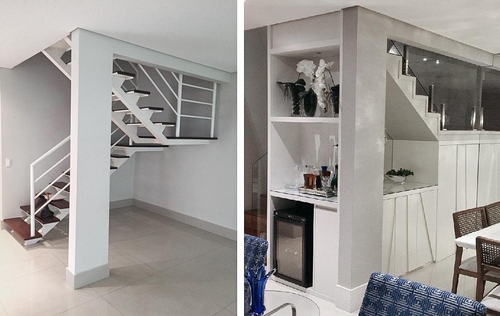 Totalmente vazados, a parte inferior e o lado direito desta escada de metal foram preenchidos por marcenaria e tem diversas funcionalidades. Na frente da estrutura, a designer de interiores Rose Diani projetou um bar com adega embutida. Para a lateral, ela criou um bufê para guardar louças de jantar e, ao lado, um depósito que pega todo o fundo da escala - Beto Guimarães / Divulgação