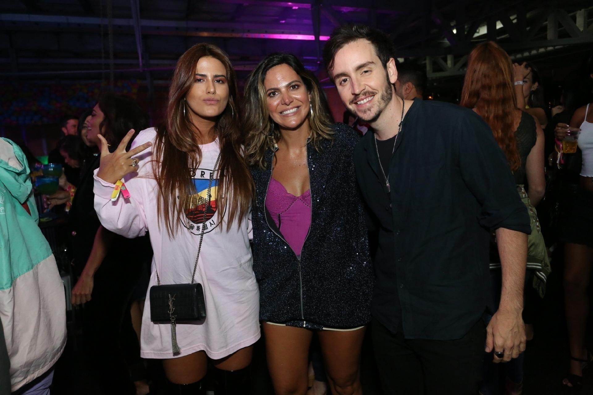 Antonia Morais, Carol Sampaio e Wagner Santisteban no Baile da Favorita, no Rio - Reginaldo Teixeira/CS Eventos