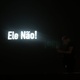 Roger Waters exibe "Ele Não", frase contra Jair Bolsonaro, durante show em Curitiba - Theo Marques/UOL