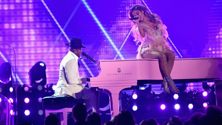 Ne-Yo e Jennifer Lopez se apresentam no Grammy 2019 - Getty Images - Getty Images