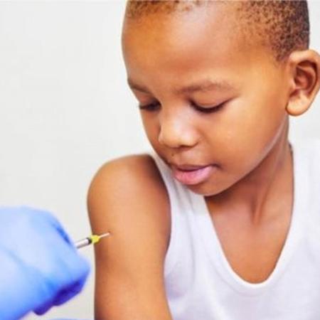 Vacinas devem ser tomadas para impedir proliferação de doenças - Getty Images