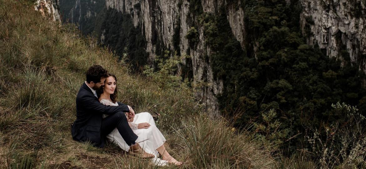 Gaia Vani e Jean Cara se casaram isolados nos cânions do Parque Nacional de Aparados da Serra - Juliana Kneipp