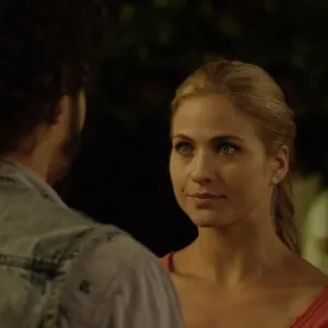 Caio Castro e Luiza Valderato vivem Beto e Bia no filme "Se a Vida Começasse Agora" - Divulgação