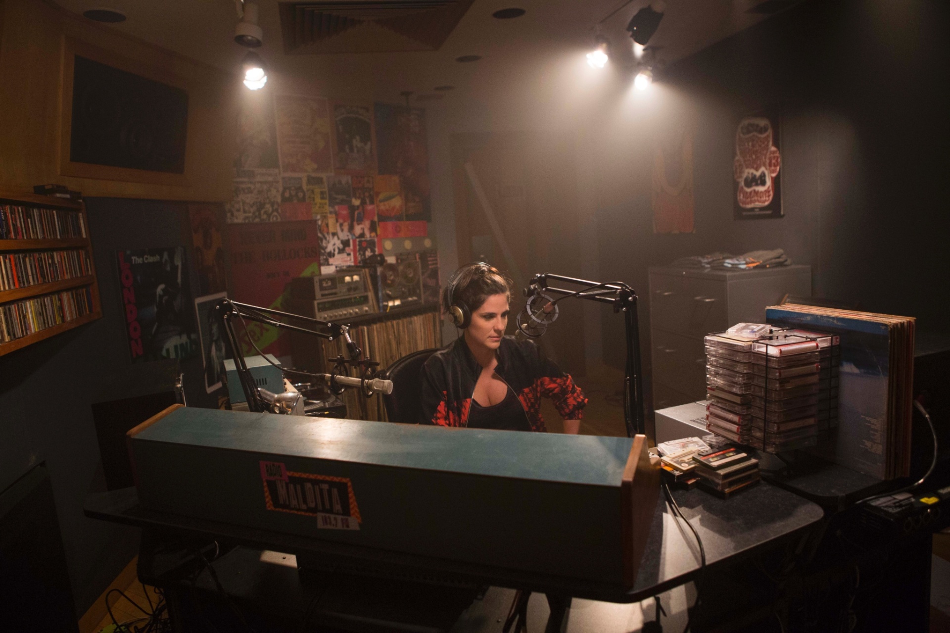 Rafaela Mandlli vive a radialista Suzana no filme "Legalize Já!" - Dan Behr/Divulgação