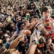 Matt Shultz desceu do palco Skol e se jogou na plateia durante o show do Cage The Elephant - Bruno Santos/UOL