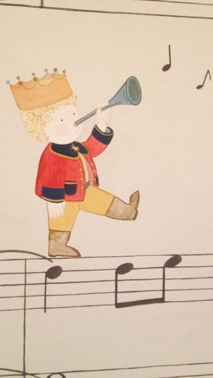 Assim como no quartinho de Melinda, a partitura pintada é de uma música composta por Michel Teló para seu segundo filho com a atriz Thaís Fersoza - Atelier Daniela Saraiva