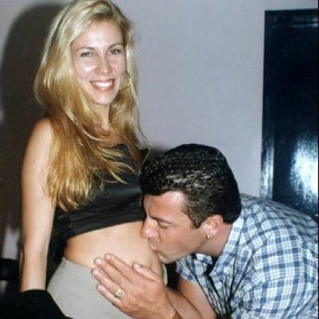 Denize Taccto e Gerson Brenner em foto antiga mostrada no programa "Câmera Record", que vai ao ar no domingo (20) - Divulgação/ Record TV - Divulgação/ Record TV