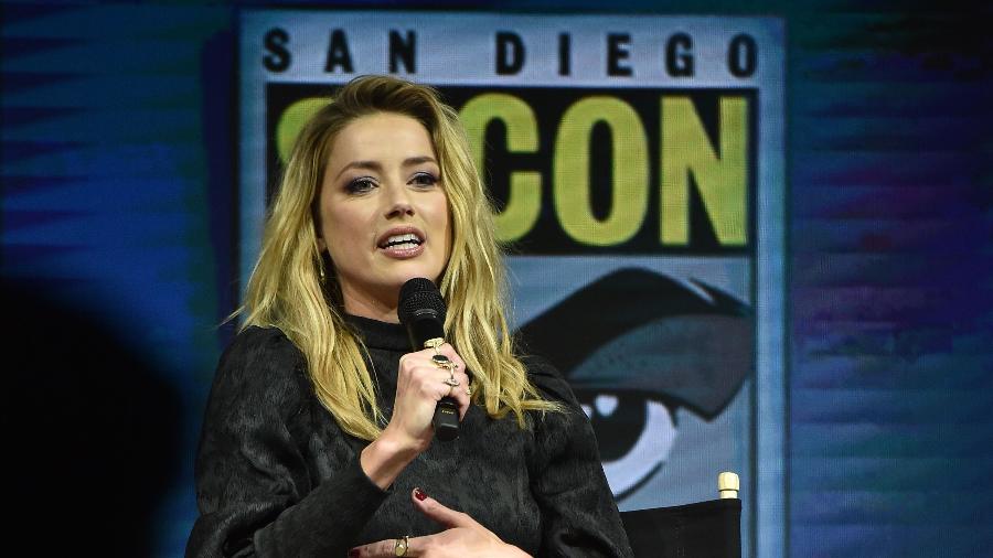 Amber Heard durante o painel de "Aquaman" na San Diego Comic-Con 2018 - Chris Delmas/AFP Photo
