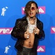 O rapper Lil Pump chega sem camisa ao VMA 2018, em Nova York - Nicholas Hunt/Getty Images for MTV