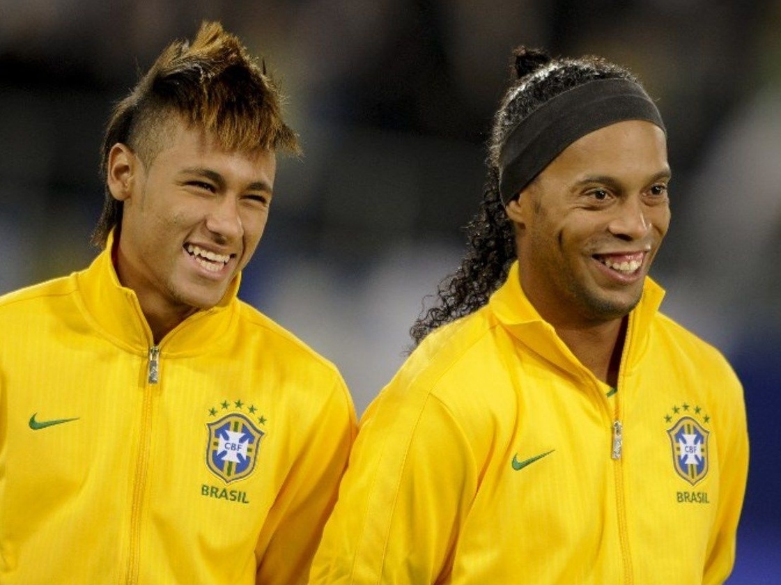 Kaká diz que Neymar não é tão completo quanto Cristiano Ronaldo