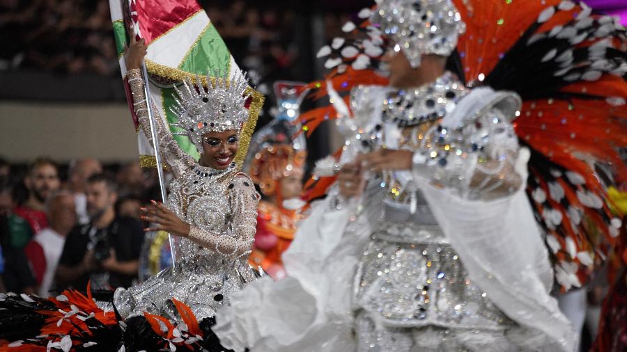 Que horas a Grande Rio desfila hoje no Carnaval 2026? Veja horário
