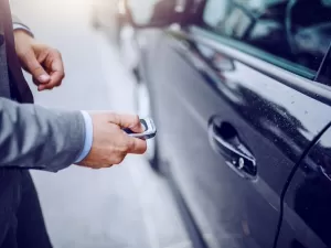 5 descuidos ao estacionar o carro que só facilitam a vida de criminosos