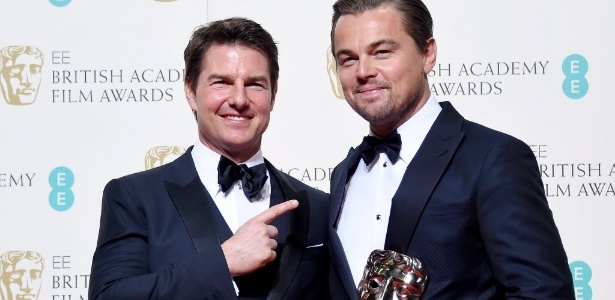 Tom Cruise posa com Leonardo DiCaprio no Bafta 2016 - EFE