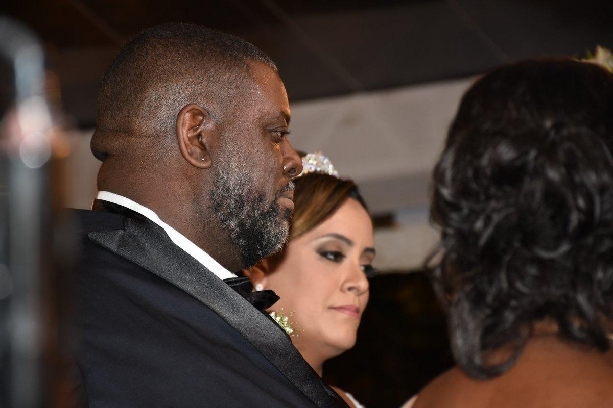 Péricles e a pedagoga Lidiane Santos se casam no Recife - AgNews