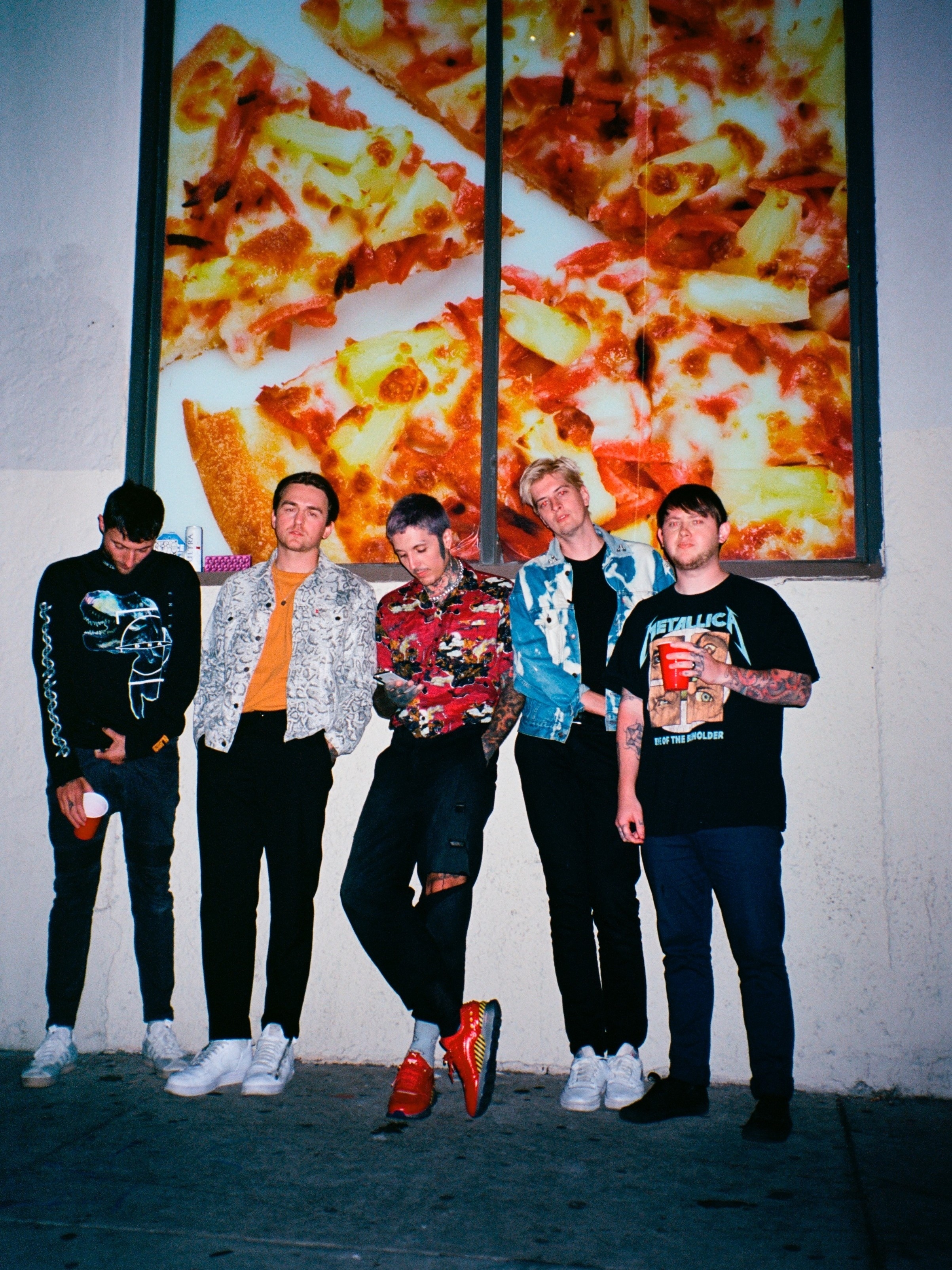 Após ruptura, líder do Bring me the Horizon diz que cordas vocais