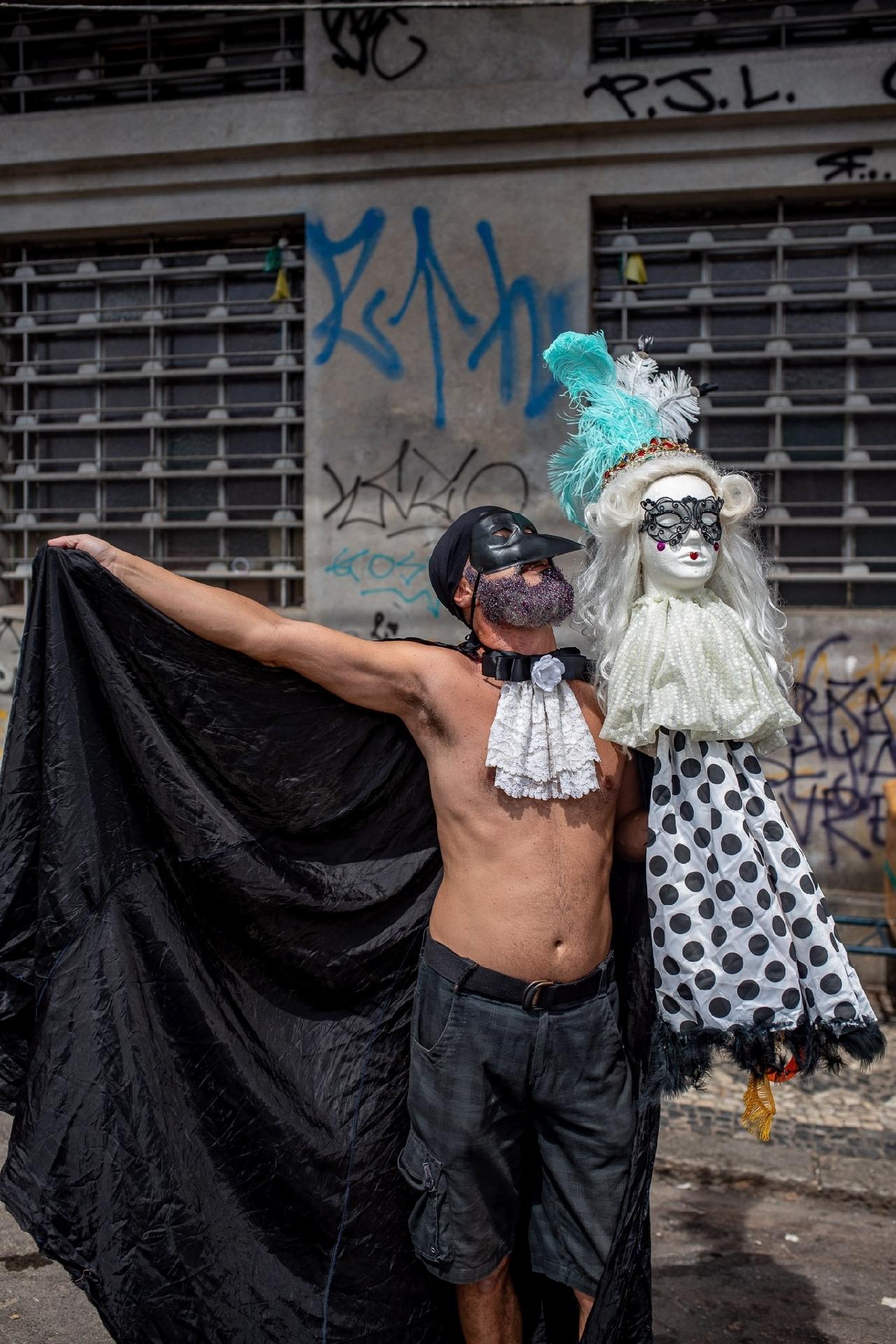 Folião apostou na criatividade para curtir a Corte Devassa, na segunda-feira (4), em BH - Nereu Jr/UOL