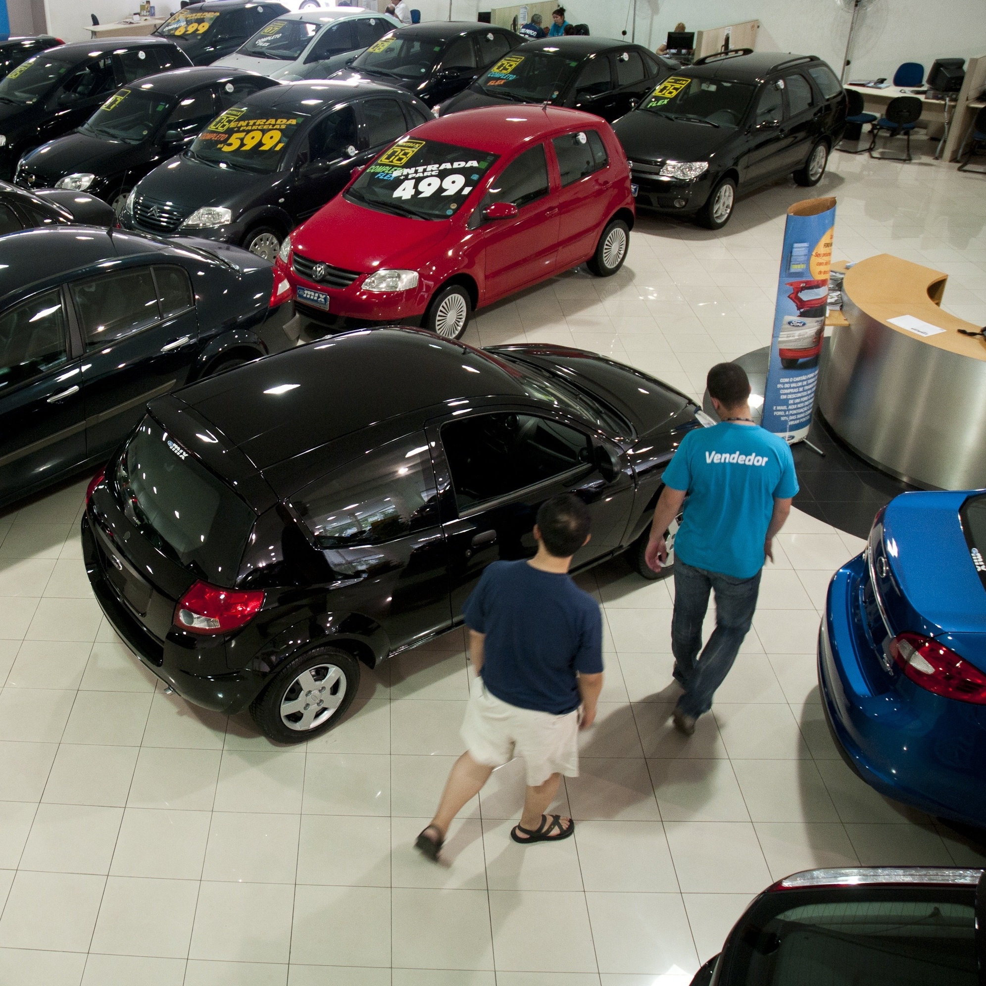 Escolha um local seguro para vender ou comprar seu carro