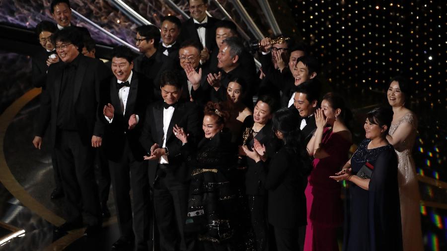 Kwak Sin Ae e Bong Joon-ho vencem Oscar de melhor filme por "Parasita" - REUTERS/Mario Anzuoni