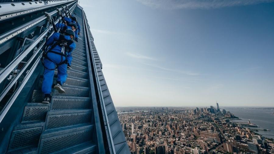 The Edge, em Nova York: Plataforma a céu aberto mais alta do ocidente é acessível "escalando" arranha-céu - Reprodução