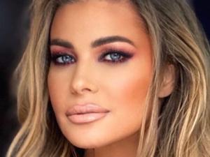 Carmen Electra diz que acha engraçado pedido de pés no Onlyfans