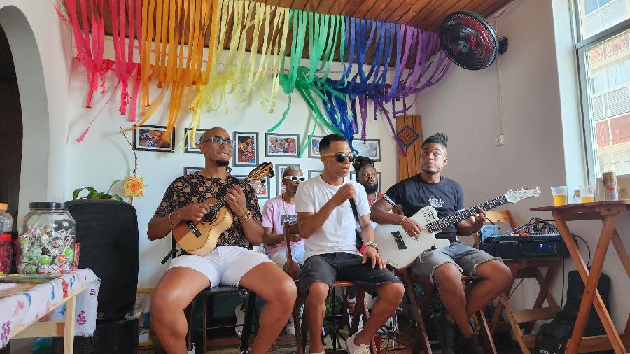 CasAMARelo realiza festas para público LGBTQIA+ em Salvador