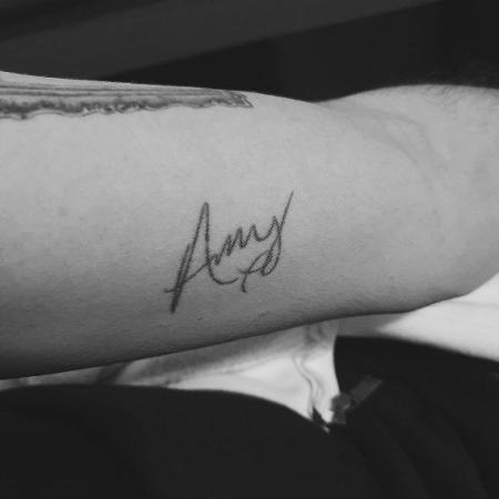 Rodolfo Franco tatuou autógrafo de Amy no braço para gravar história com a cantora