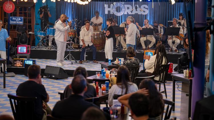 Altas Horas: Zeca Padodinho canta com Arlindinho, Luana e Eliane em homenagem de 40 anos de carreira