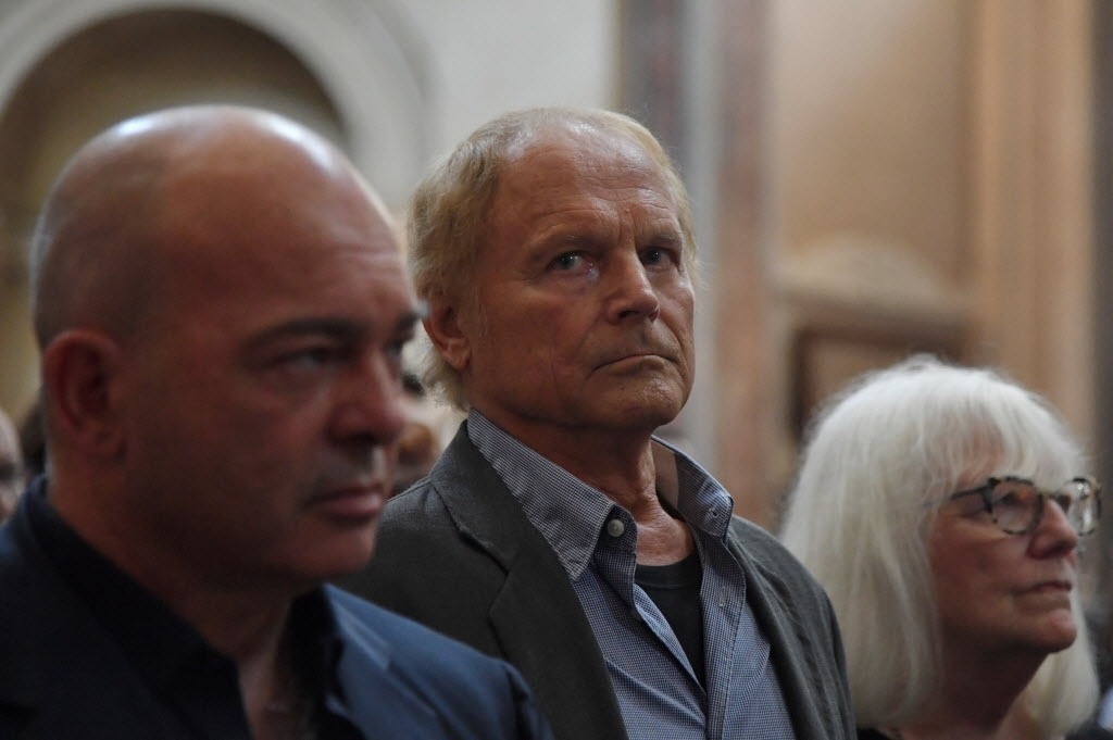 30.jun.2016 - O ator Terence Hill, nome verdadeiro de Mario Girotti, acompanha velório do ator italiano Bud Spencer em Santa Maria, em Roma - AFP