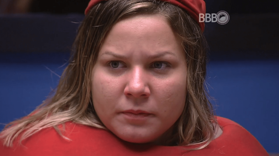 Cacau era alegre, brincalhona e, também, bastante ciumenta. Só de pensar em romper o namoro, após vê-lo próximo a Munik, ela desabou a chorar: "Vou colocar um ponto final nisto amanhã" - Reprodução/TV Globo