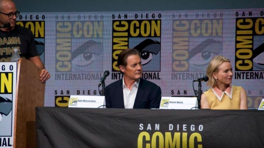 Damon Lindelof, criador de "Lost", e os atores Kyle MacLachlan e Naomi Watts em painel de Twin Peaks na Comic-Con 2017 - AFP