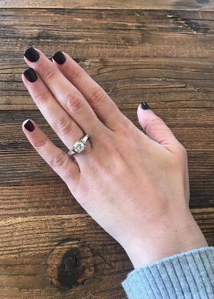 O anel de noivado desaparecido na mão da noiva - Arquivo Pessoal - Arquivo Pessoal