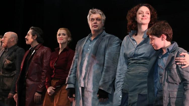 Fábio Assunção com elenco da peça "Dogville" - Daniel Pinheiro/AgNews  - Daniel Pinheiro/AgNews 