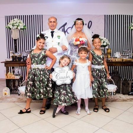 As daminhas também usaram vestidos militares - Reprodução/Instagram/@glauvic - Reprodução/Instagram/@glauvic